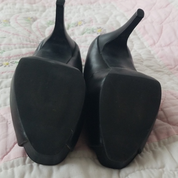 9 & Co black heels.  Worn once.  Size 8 - Picture 4 of 4